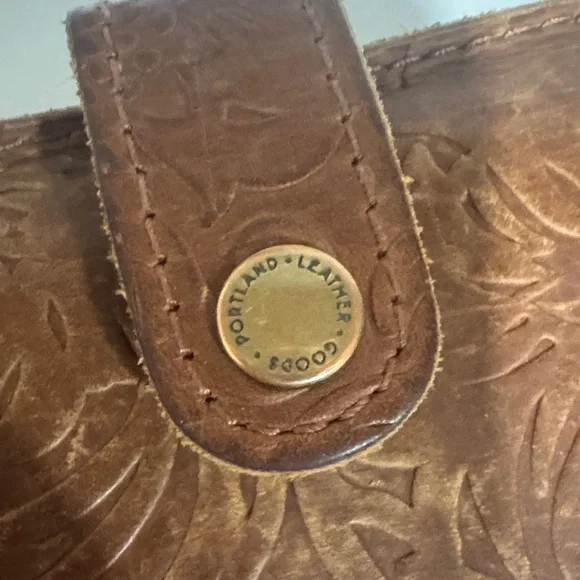 Portland leather Brown Embossed Leather Wallet - Picture 3 of 4
